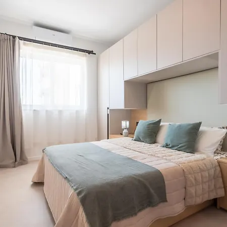 Gorgeous With Side Sea View Appartement