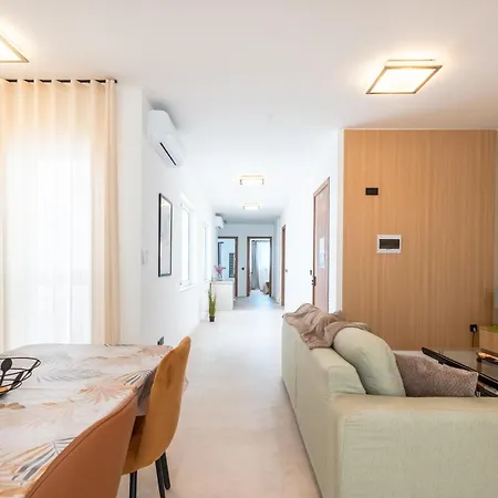 Gorgeous With Side Sea View Appartement St. Paul's Bay