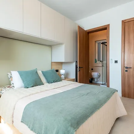 Gorgeous With Side Sea View Appartement