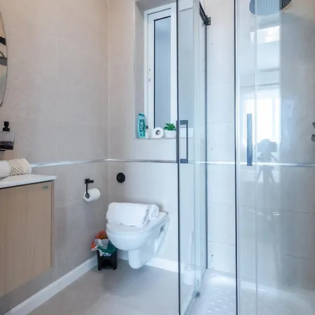 Appartement Gorgeous With Side Sea View